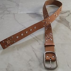 Calvin Klein rivet design genuine leather belt.